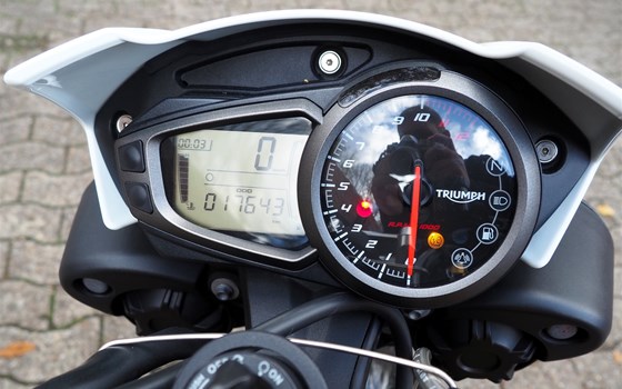 Gebrauchtmotorrad Triumph Speed Triple R - Bild 16