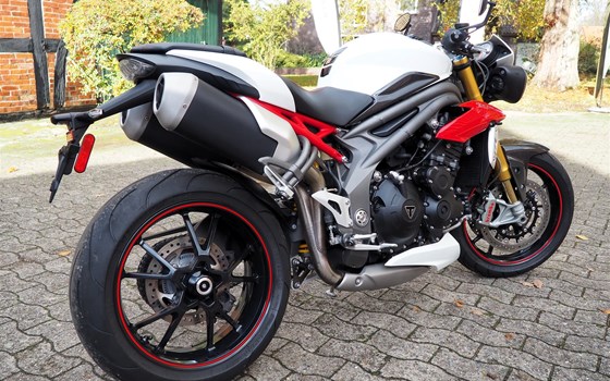 Gebrauchtmotorrad Triumph Speed Triple R - Bild 3