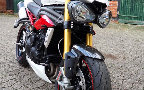Gebrauchtmotorrad Triumph Speed Triple R - Bild 8