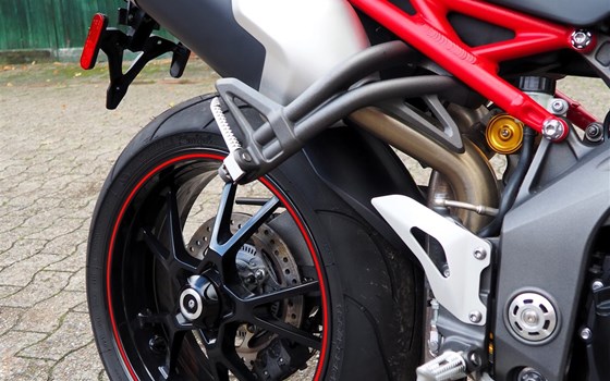 Gebrauchtmotorrad Triumph Speed Triple R - Bild 12