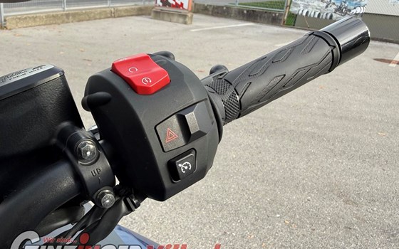 Gebrauchtmotorrad Suzuki GSX-S1000GT - Bild 9 Gebrauchtmotorrad Suzuki GSX-S1000GT - Bild 9