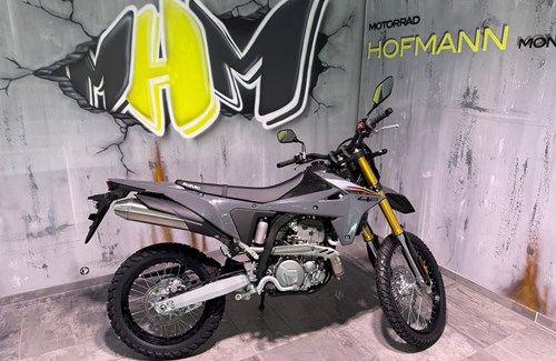 Neumotorrad Suzuki DR-Z4S