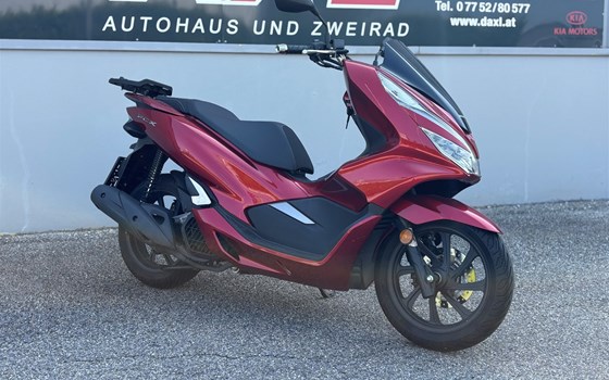 Gebrauchtmotorrad Honda PCX125 - Bild 2 Gebrauchtmotorrad Honda PCX125 - Bild 2