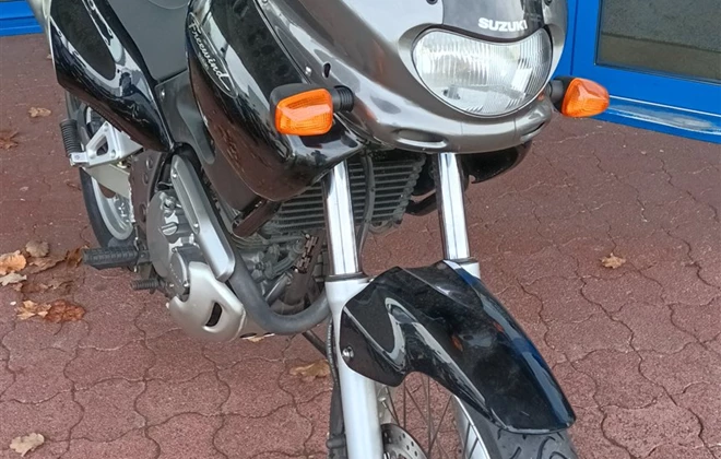 Suzuki XF 650 Freewind