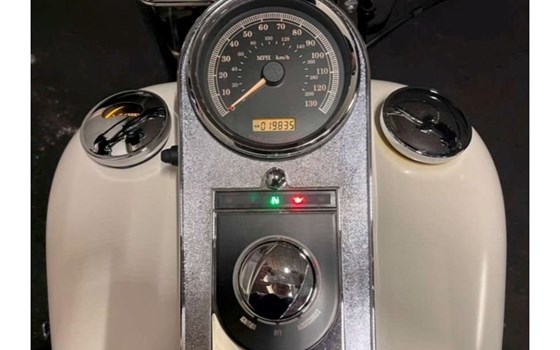 Gebrauchtmotorrad Harley-Davidson Softail Fat Boy FLSTF - Bild 26 Gebrauchtmotorrad Harley-Davidson Softail Fat Boy FLSTF - Bild 26