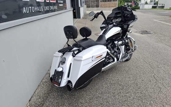 Gebrauchtmotorrad Harley-Davidson CVO Road Glide FLTRXSE - Bild 5 Gebrauchtmotorrad Harley-Davidson CVO Road Glide FLTRXSE - Bild 5