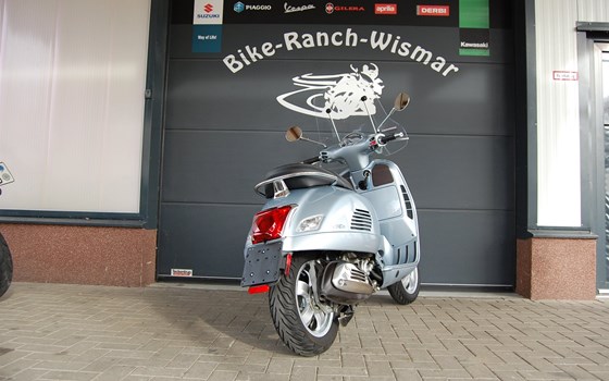 Gebrauchtmotorrad Vespa GTS 300 hpe - Bild 6