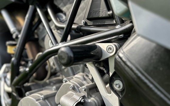 Gebrauchtmotorrad KTM 990 Super Duke - Bild 13 Gebrauchtmotorrad KTM 990 Super Duke - Bild 13