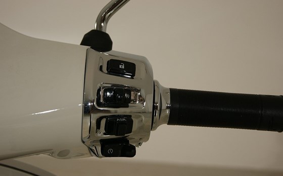 Gebrauchtmotorrad Vespa GTS 125 - Bild 10