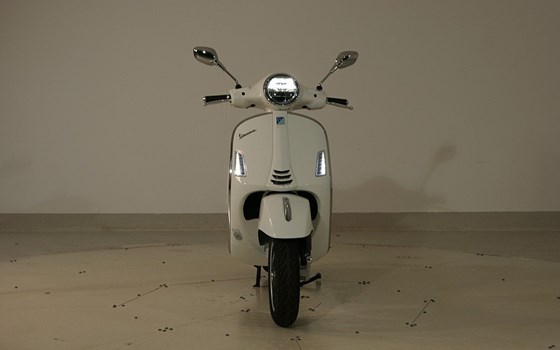 Gebrauchtmotorrad Vespa GTS 125 - Bild 12