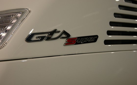 Gebrauchtmotorrad Vespa GTS 125 - Bild 4