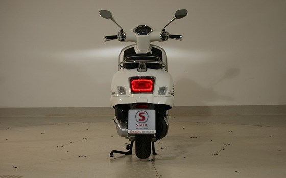 Gebrauchtmotorrad Vespa GTS 125 - Bild 6