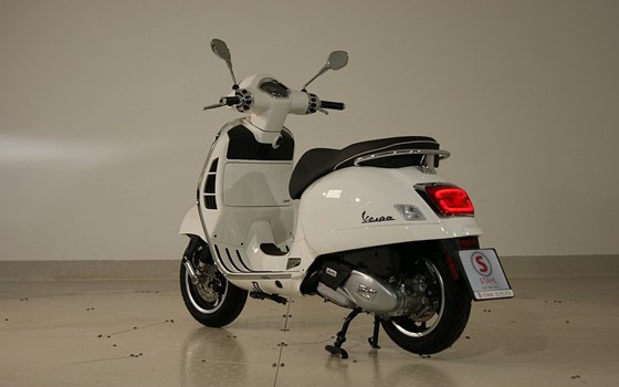 Gebrauchtmotorrad Vespa GTS 125 - Bild 7