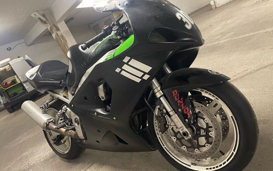 Gebrauchtmotorrad Suzuki GSX-R 750 - Bild 4 Gebrauchtmotorrad Suzuki GSX-R 750 - Bild 4