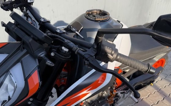 Gebrauchtmotorrad KTM 890 Duke R - Bild 10