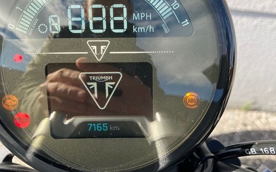 Gebrauchtmotorrad Triumph Trident 660 - Bild 11 Gebrauchtmotorrad Triumph Trident 660 - Bild 11