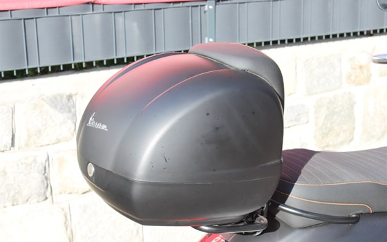 Gebrauchtmotorrad Vespa GTS 300 hpe Super - Bild 5 Gebrauchtmotorrad Vespa GTS 300 hpe Super - Bild 5