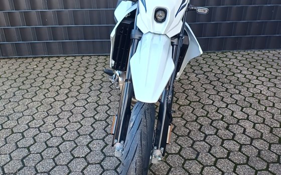 Neufahrzeug Suzuki DR-Z4SM - Bild 4