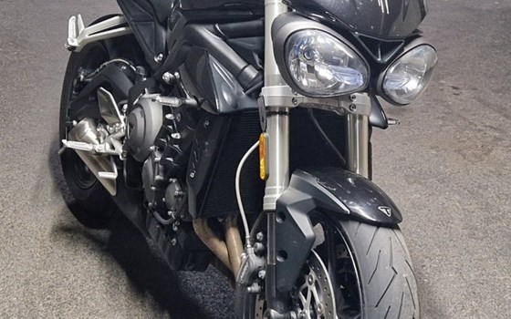Gebrauchtmotorrad Triumph Street Triple S - Bild 2 Gebrauchtmotorrad Triumph Street Triple S - Bild 2