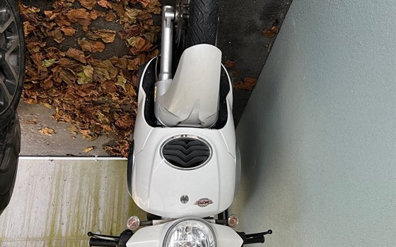 Gebrauchtmotorrad Aprilia Scarabeo 200 i.e. - Bild 7 Gebrauchtmotorrad Aprilia Scarabeo 200 i.e. - Bild 7