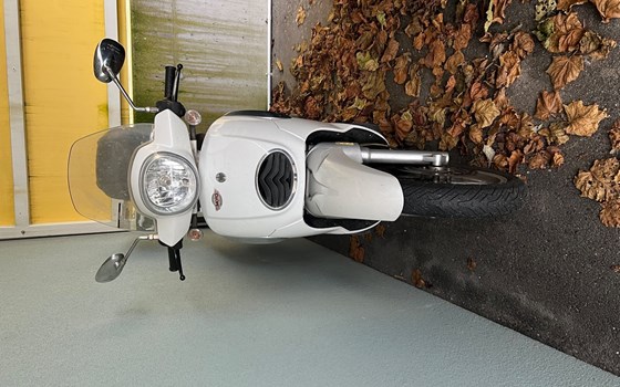 Gebrauchtmotorrad Aprilia Scarabeo 200 i.e. - Bild 8 Gebrauchtmotorrad Aprilia Scarabeo 200 i.e. - Bild 8