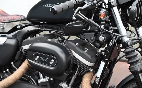 Gebrauchtmotorrad Harley-Davidson Sportster XL 883 N Iron - Bild 5