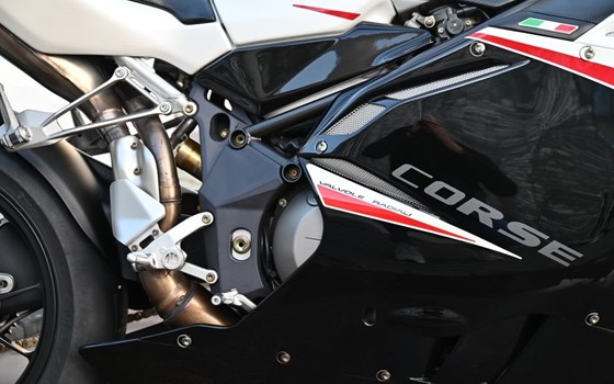 Gebrauchtmotorrad MV Agusta F4 1000 RR - Bild 7