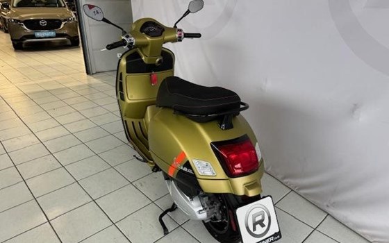 Neufahrzeug Vespa GTS 125 Super Sport - Bild 3 Neufahrzeug Vespa GTS 125 Super Sport - Bild 3