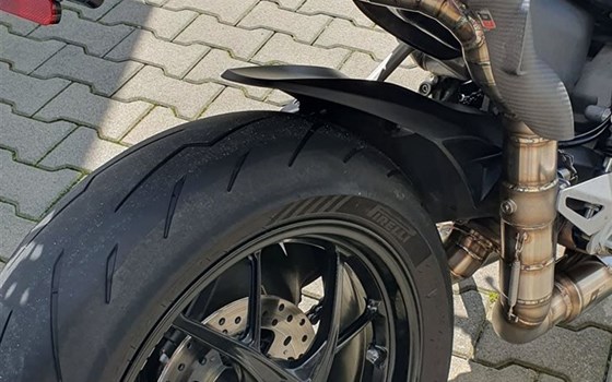 Gebrauchtmotorrad Ducati Streetfighter V2 - Bild 2