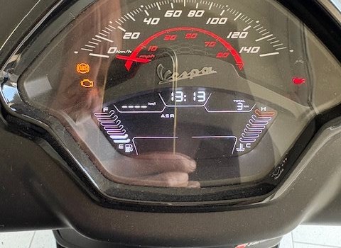 Gebrauchtmotorrad Vespa GTS 125 Super Sport - Bild 5