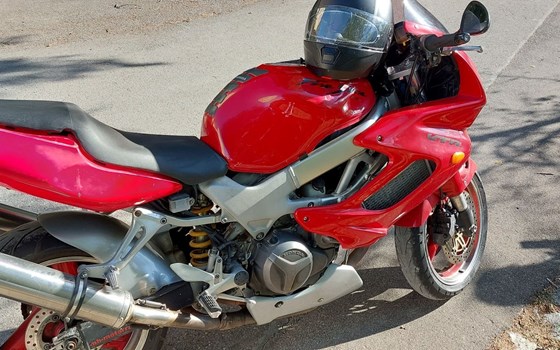 Gebrauchtmotorrad Honda VTR 1000 F Fire Storm - Bild 6