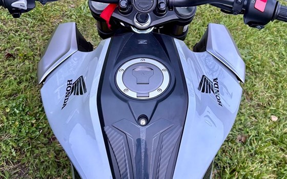 Gebrauchtmotorrad Honda CB125R - Bild 3