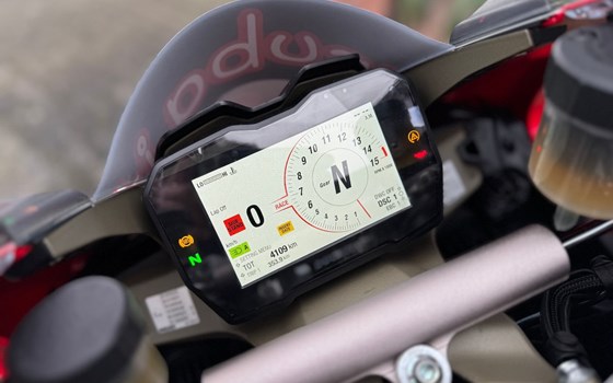 Gebrauchtmotorrad Ducati Panigale V4 - Bild 9