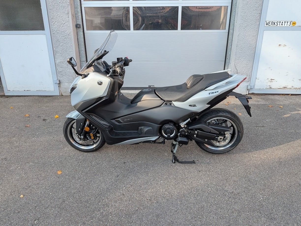 Yamaha TMAX Tech MAX 