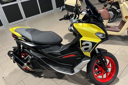 Aprilia SR GT 200