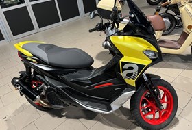 Aprilia SR GT 200