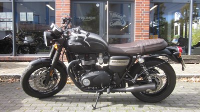 Bonneville T120 Gold Line