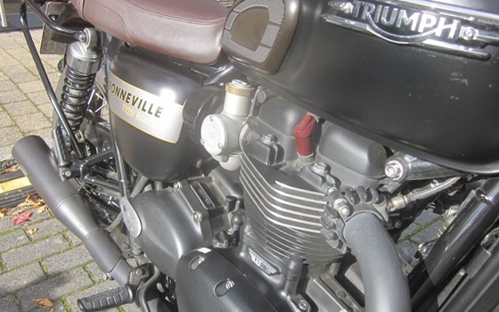Gebrauchtmotorrad Triumph Bonneville T120 Gold Line - Bild 7