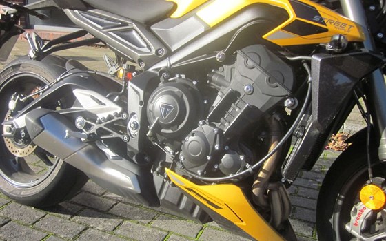 Gebrauchtmotorrad Triumph Street Triple 765 RS - Bild 13