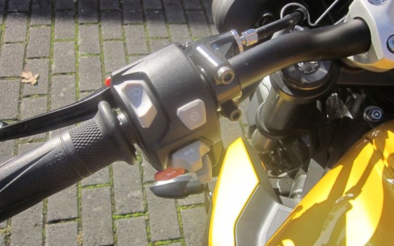 Gebrauchtmotorrad Triumph Street Triple 765 RS - Bild 8