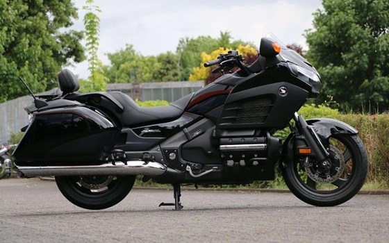 Gebrauchtmotorrad Honda GL 1800 F6B - Bild 2