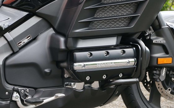 Gebrauchtmotorrad Honda GL 1800 F6B - Bild 3