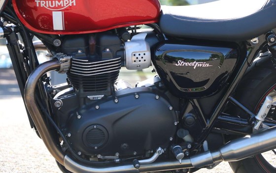 Gebrauchtmotorrad Triumph Street Twin - Bild 3