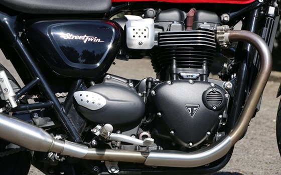 Gebrauchtmotorrad Triumph Street Twin - Bild 4