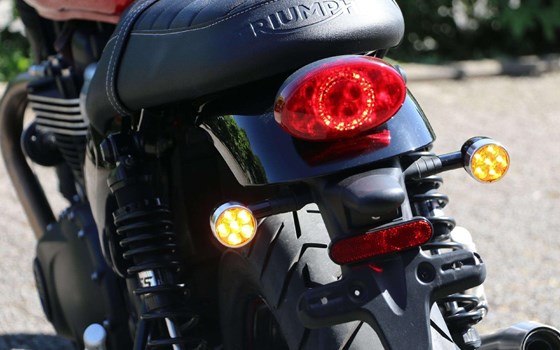 Gebrauchtmotorrad Triumph Street Twin - Bild 9