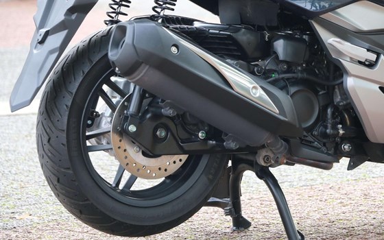 Gebrauchtmotorrad Honda Forza 300 - Bild 12