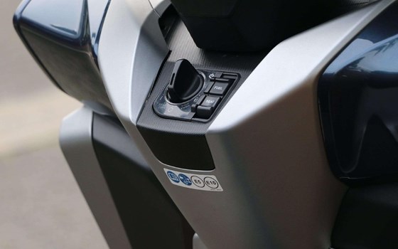 Gebrauchtmotorrad Honda Forza 300 - Bild 13