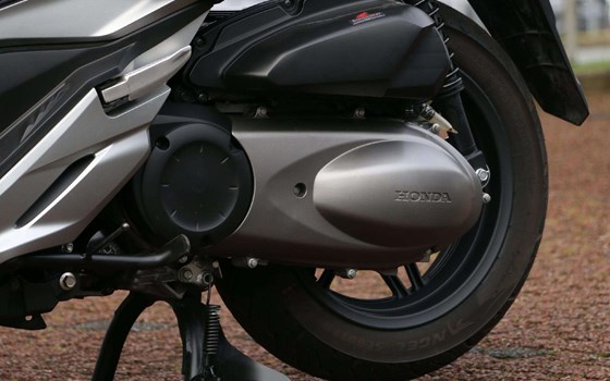 Gebrauchtmotorrad Honda Forza 300 - Bild 6