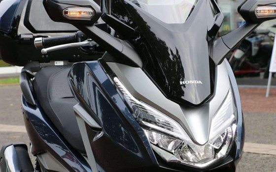 Gebrauchtmotorrad Honda Forza 300 - Bild 8