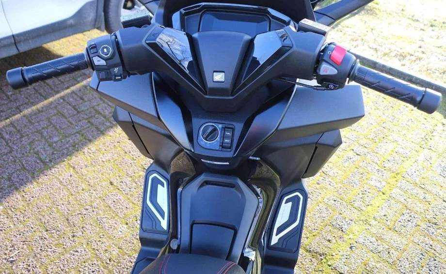 Angebot Honda Forza 350 Bild 9: Angebot Honda Forza 350